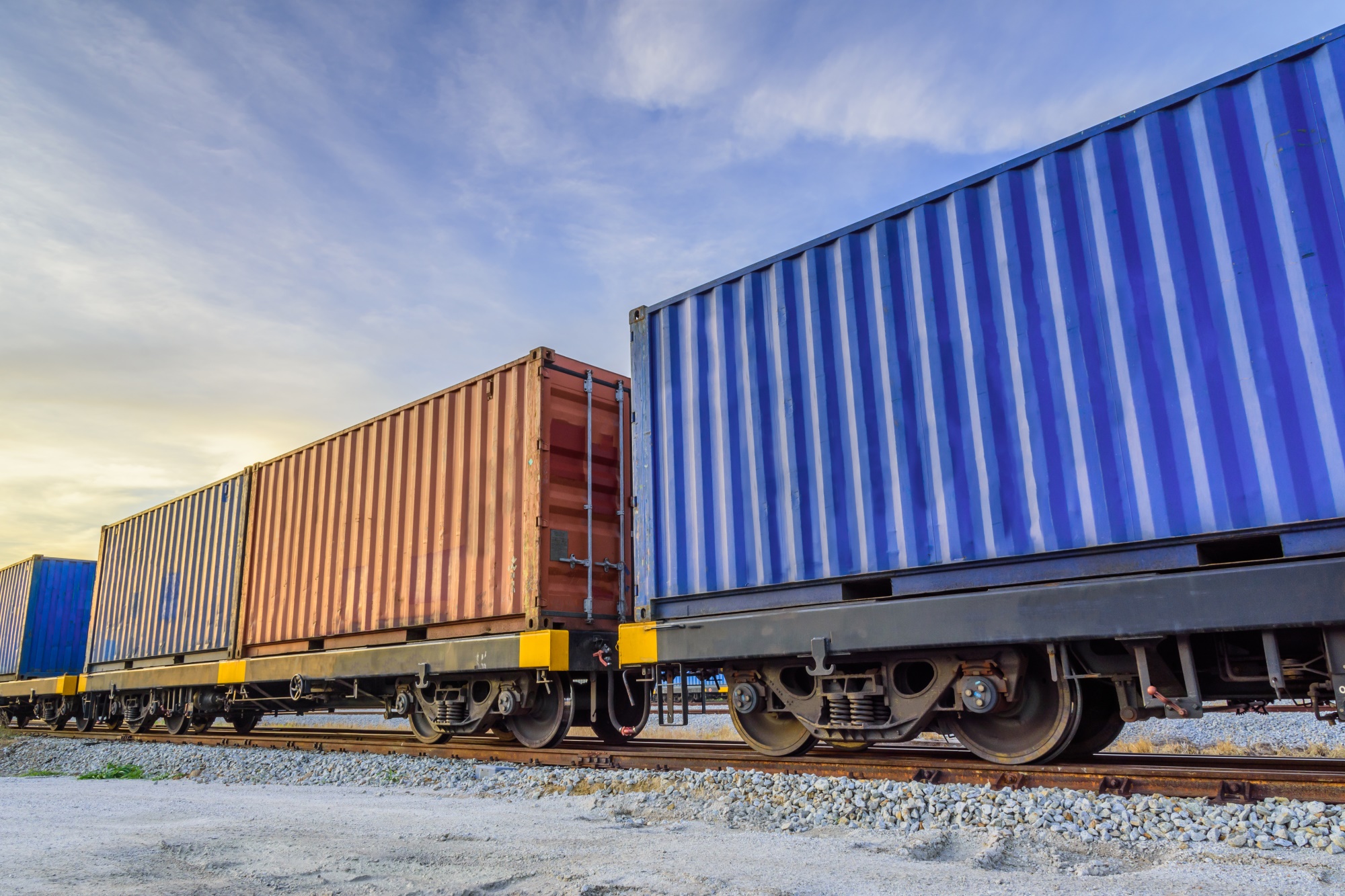 Container-Freight-Train.-959060376_6000x4000.jpeg