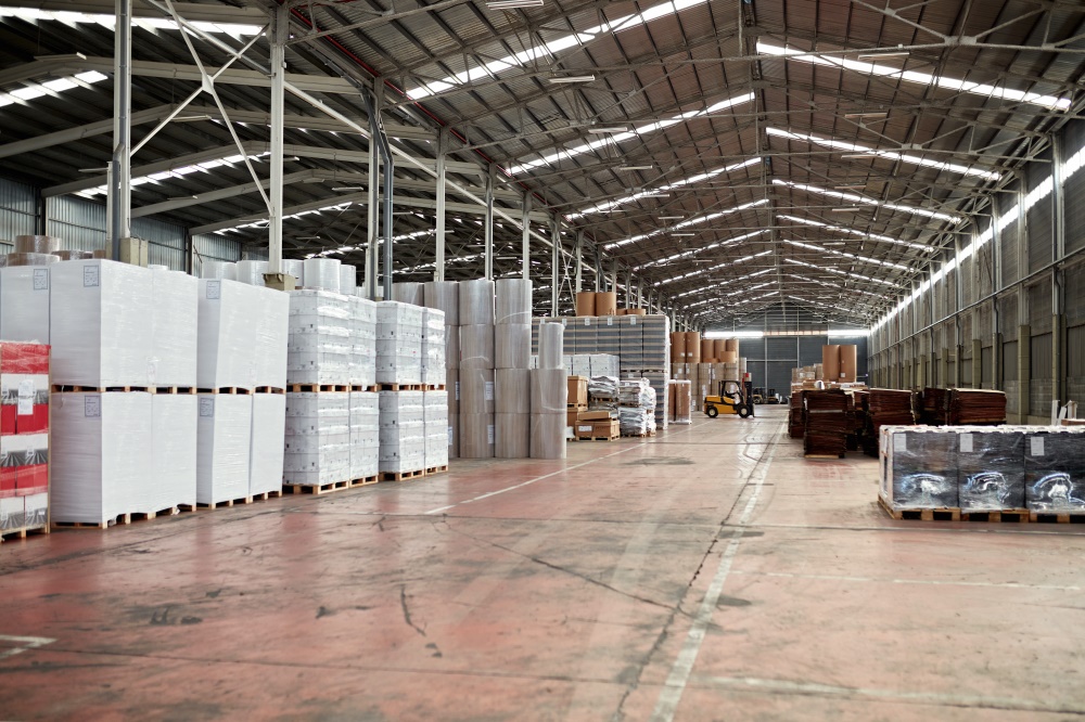 Distribution-Warehouse-1317600209_8462x5642.jpeg