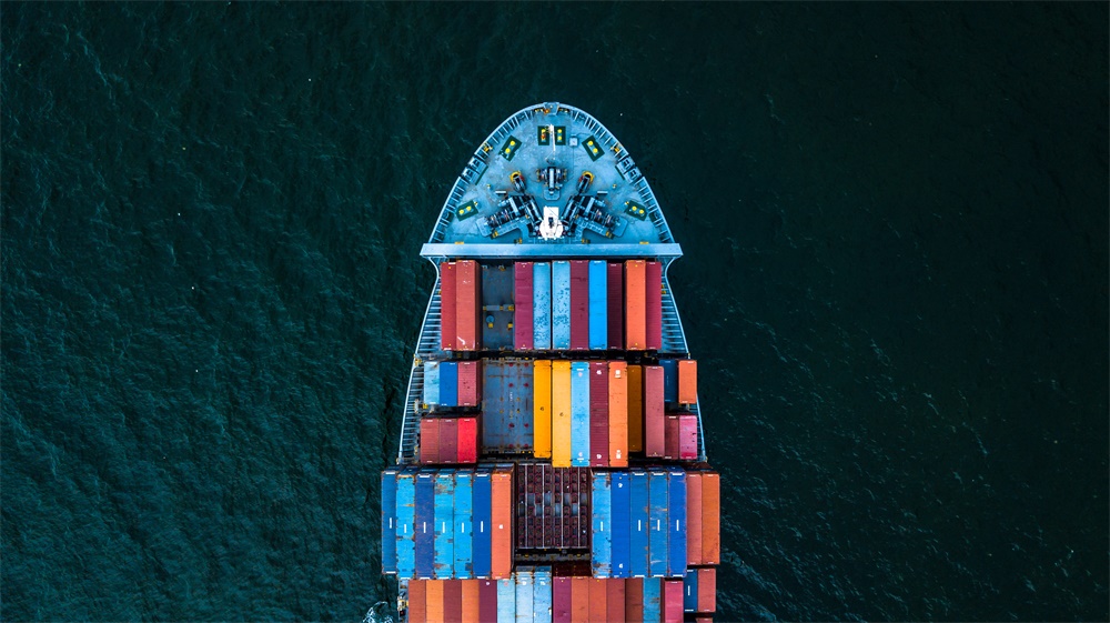 International-Container-Cargo-ship-840803724_3992x2242.jpeg